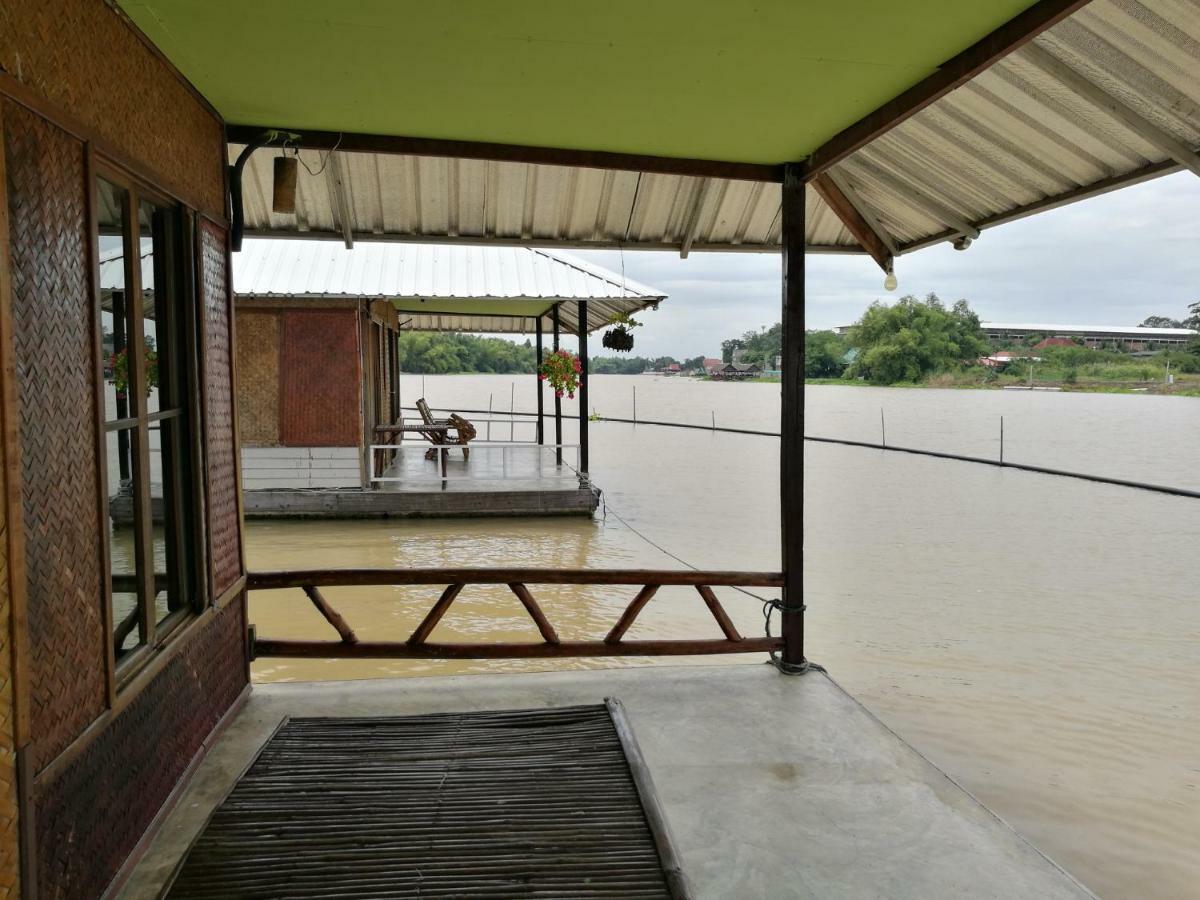 River Marina 2* Uthai Thani