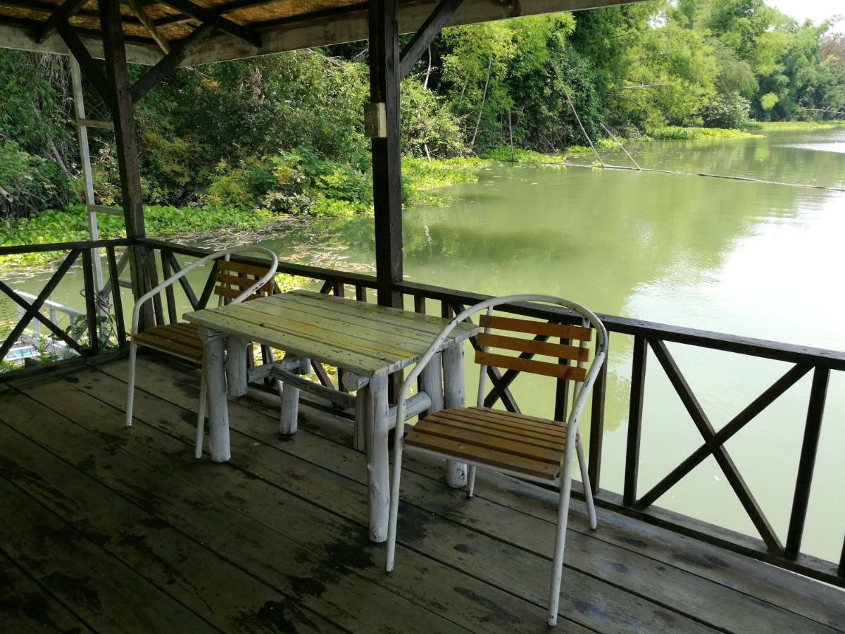 River Marina 2*