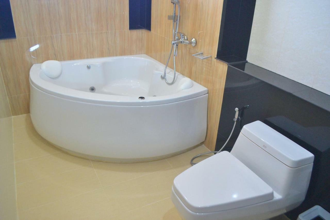 Pool House Lansaka 3*