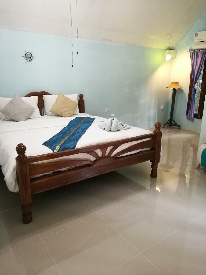River Marina Resort 2*