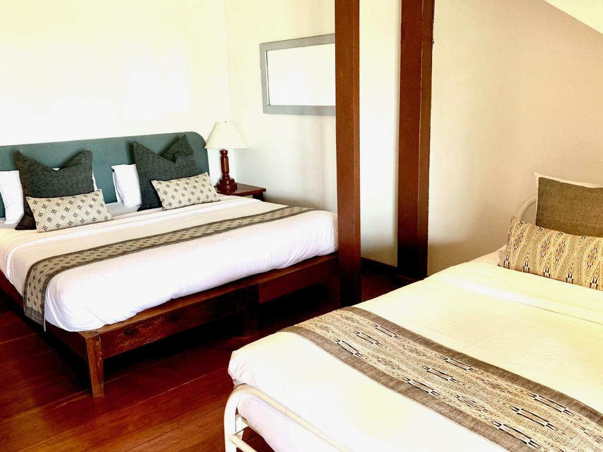 Riverhouse-the Teak House