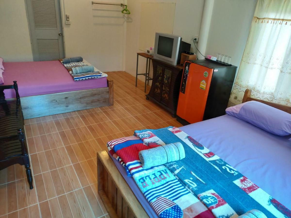 Baan Pak Phutawan Guest house 2*