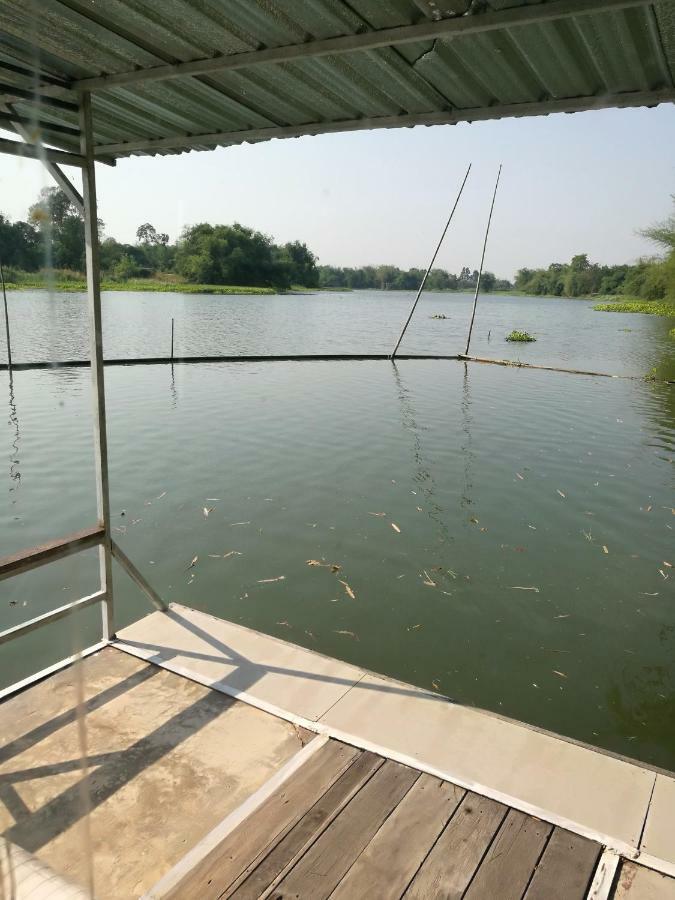 Resort River Marina Uthai Thani