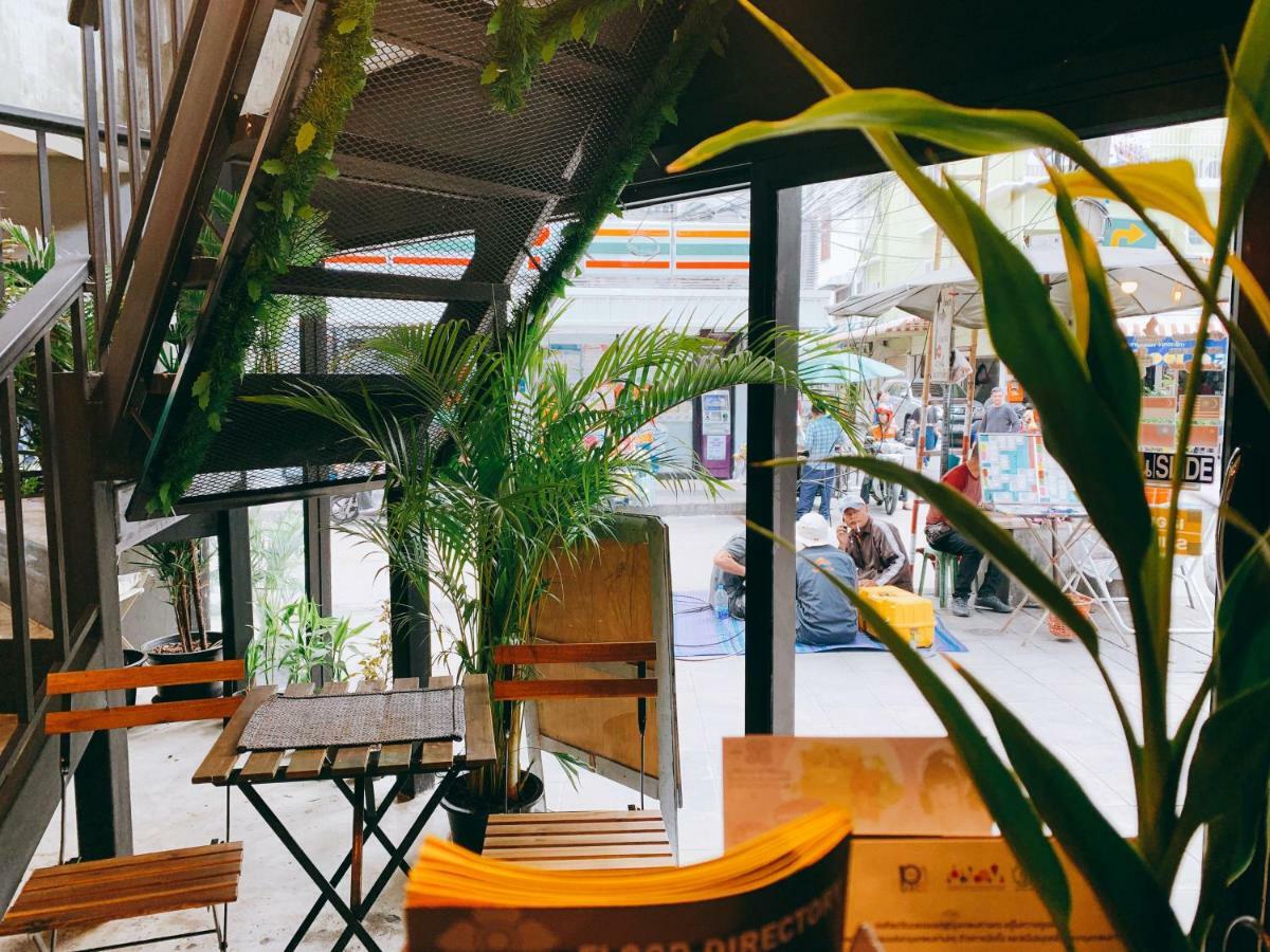 Hostel Oasis Cafe And Nap