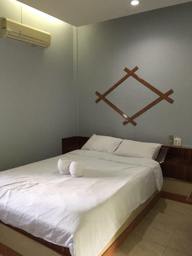 First Garden Inn *