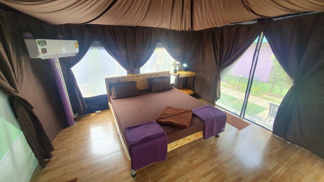 Moonshine Resort 2*