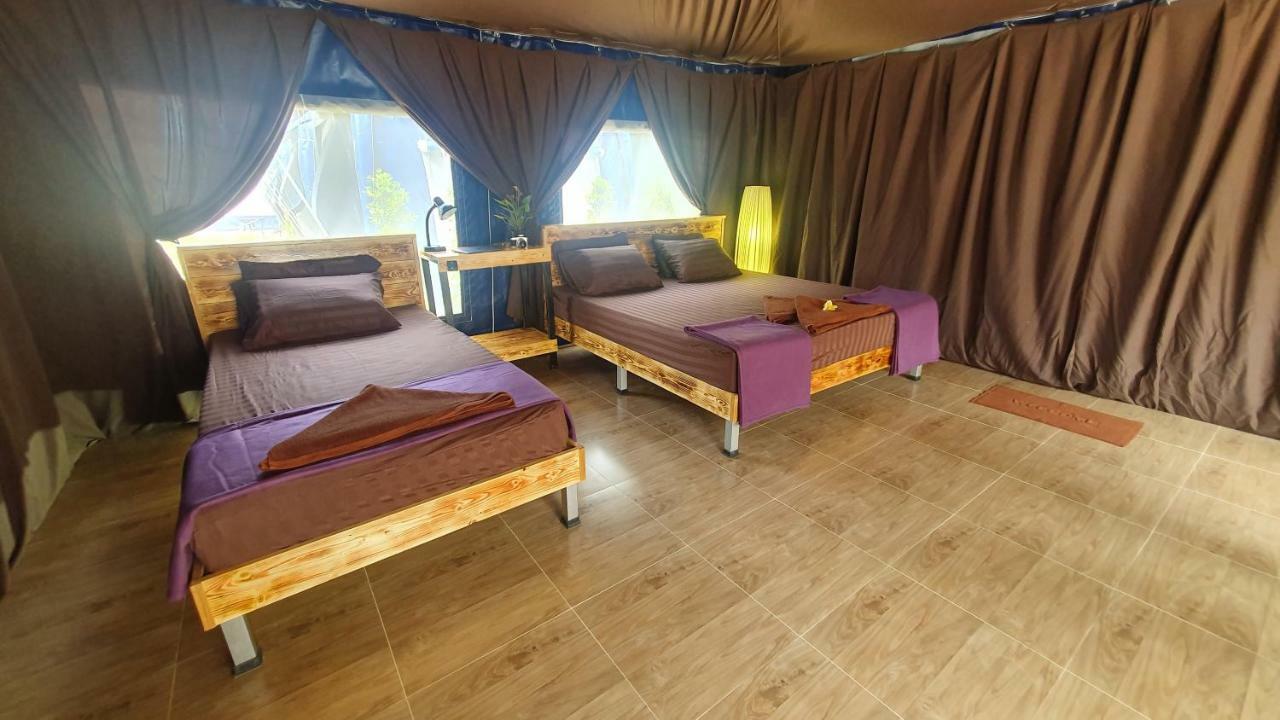 Moonshine Resort 2*
