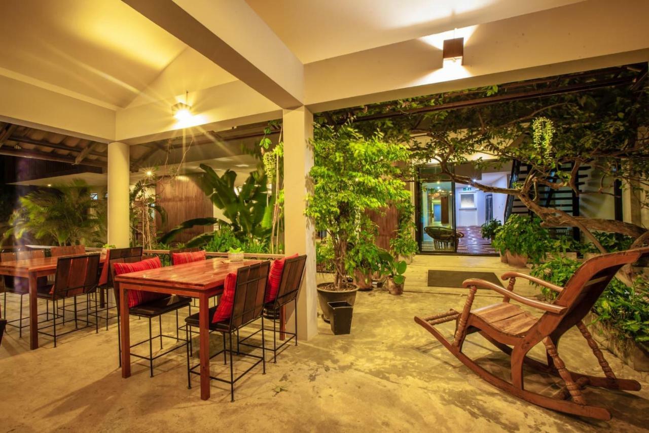 Sugarcane Hotel 3*