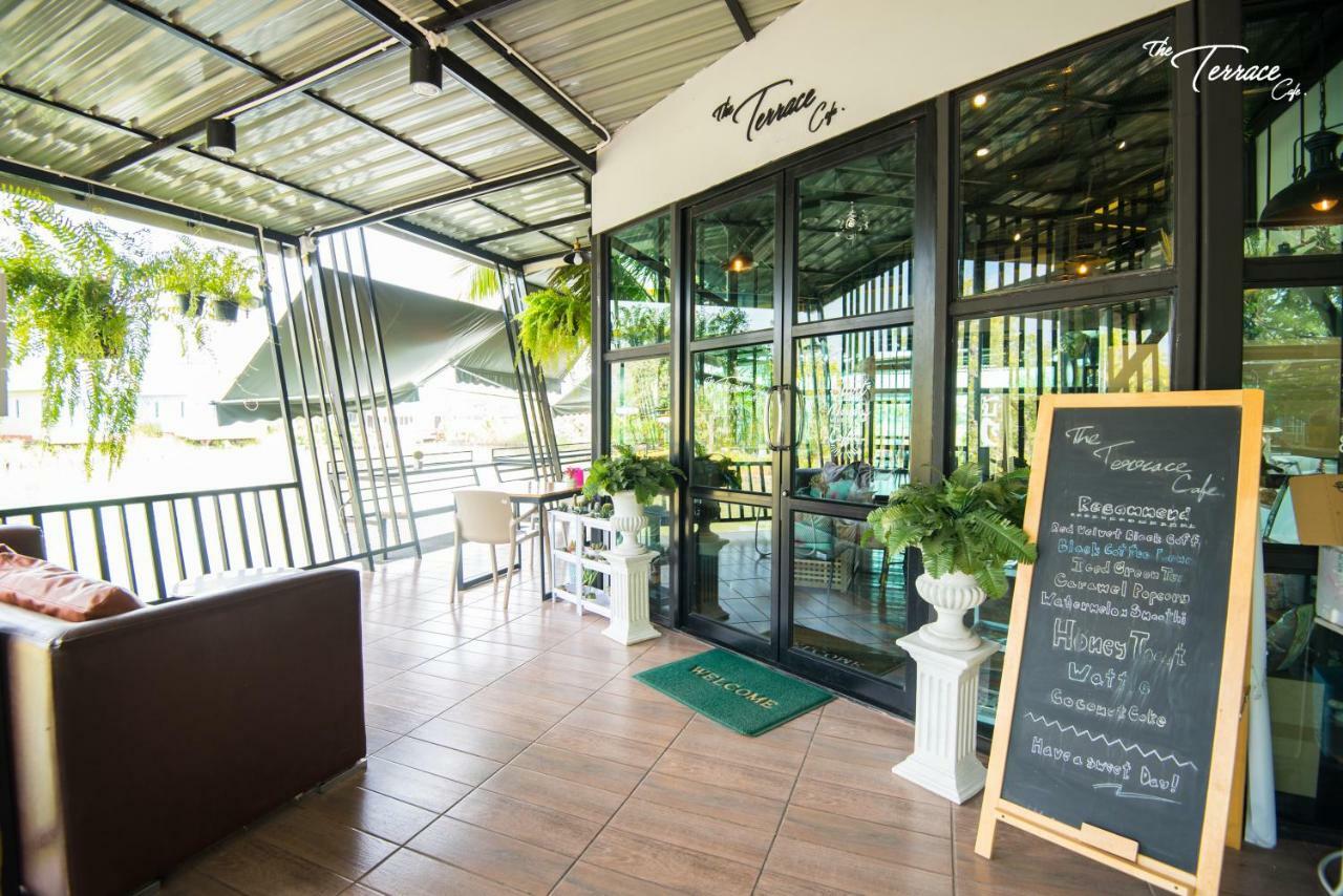 Baan Tor Mai Resort Suphan Buri