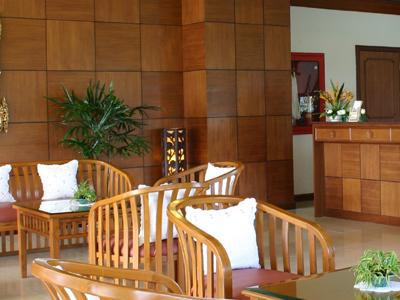 Life Up And Hotel