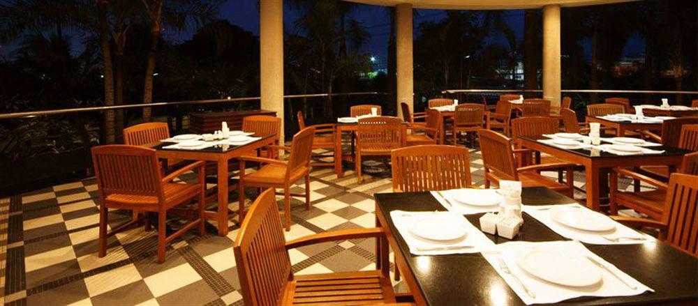 Hotel The Grand Riverside 3*