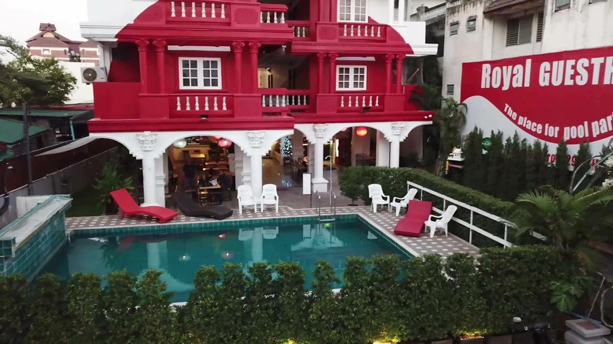 Hotel The Royal *