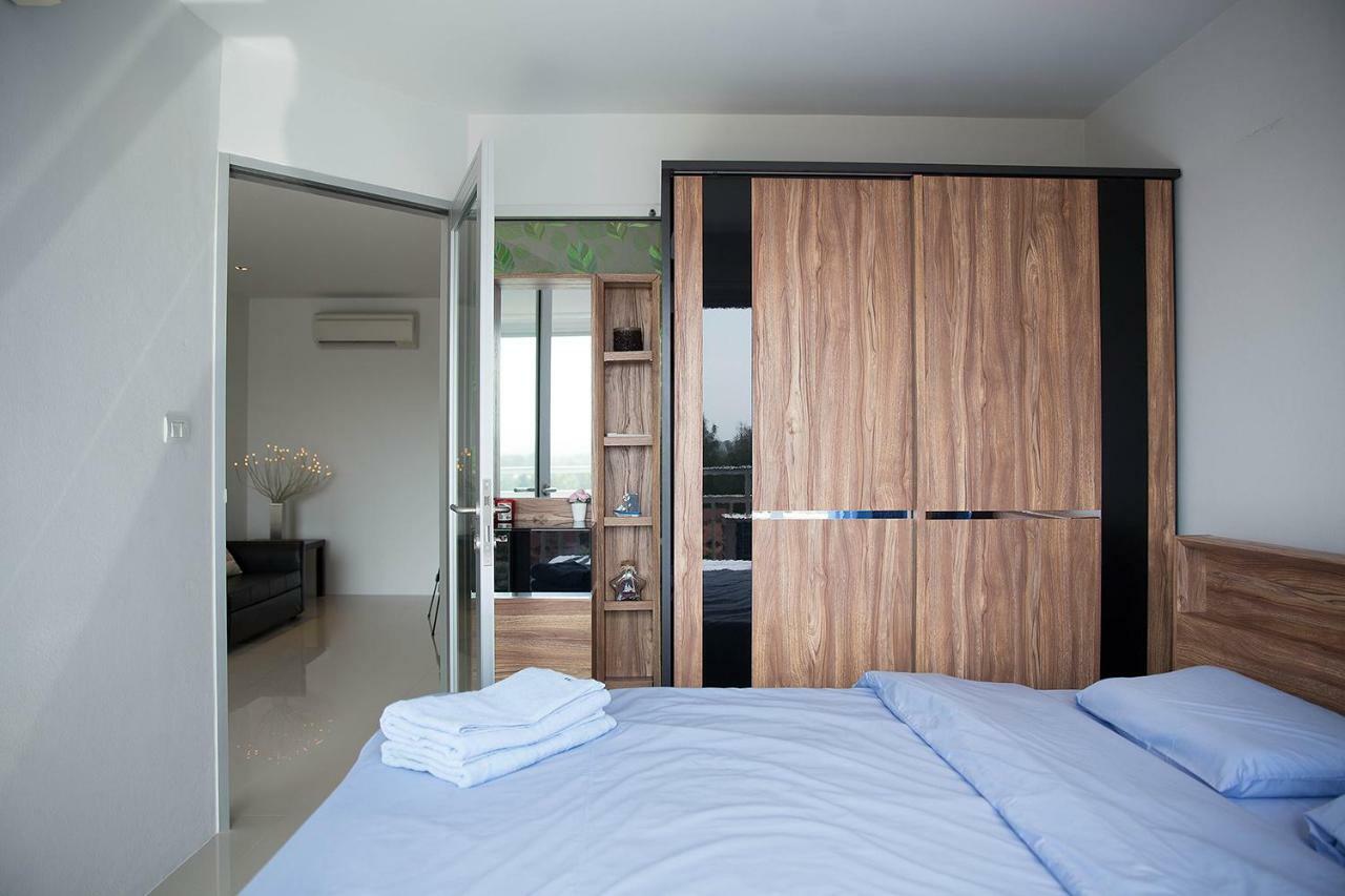 Apartment Mosaic Condominiuma62m By Malai Mae Phim