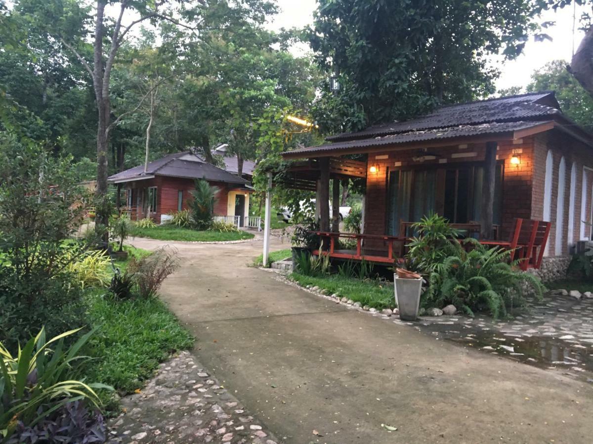 Guest house Lunda Orchid Suan Phueng