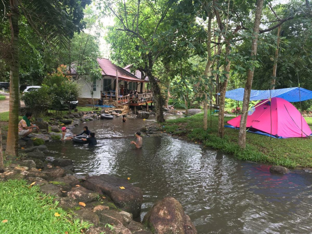Lunda Orchid Guest house 3*