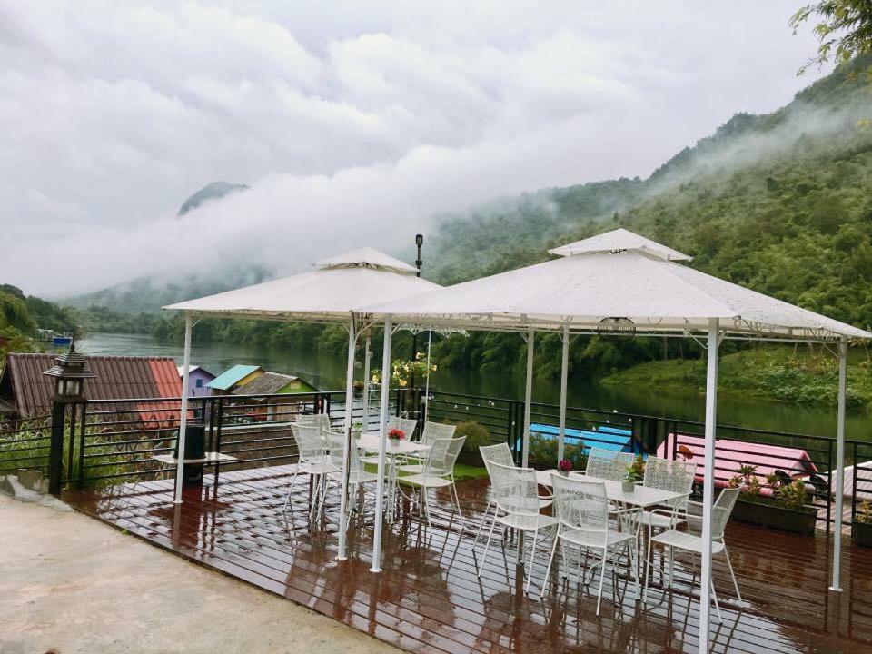 Resort River Hill Side