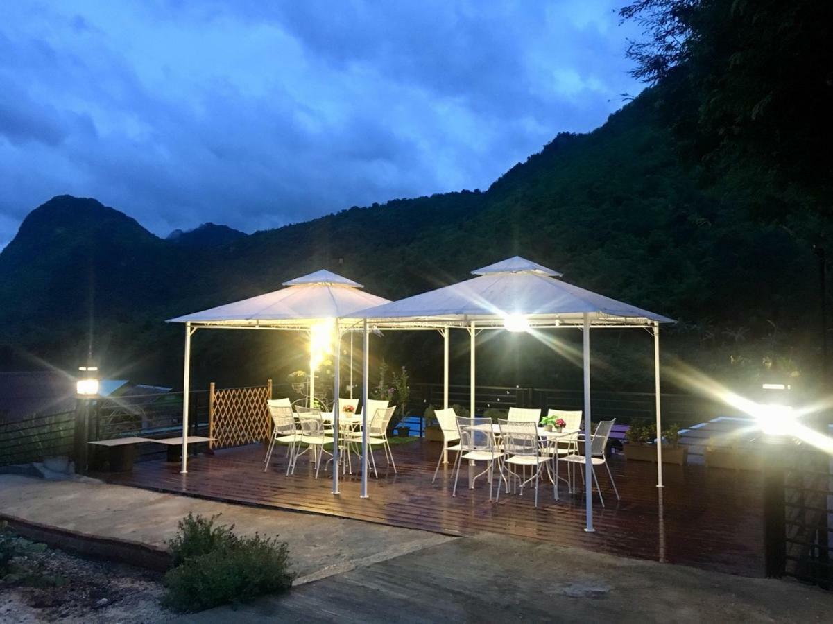 Resort River Hill Side 2*