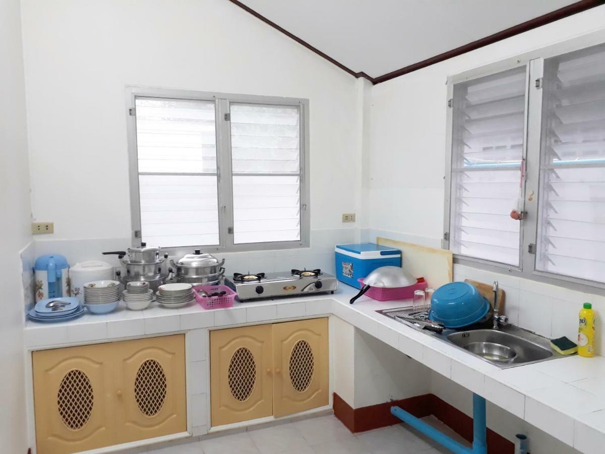 Mae Rampung House คาราโอเกะและสระเด็ก
