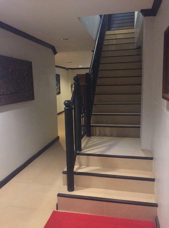 Sawasdee Apartment *
