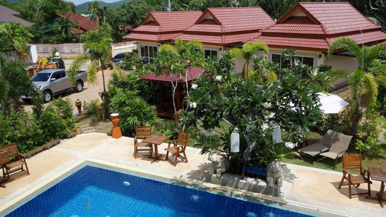 Baan Sooksiri Bangsaray Resort