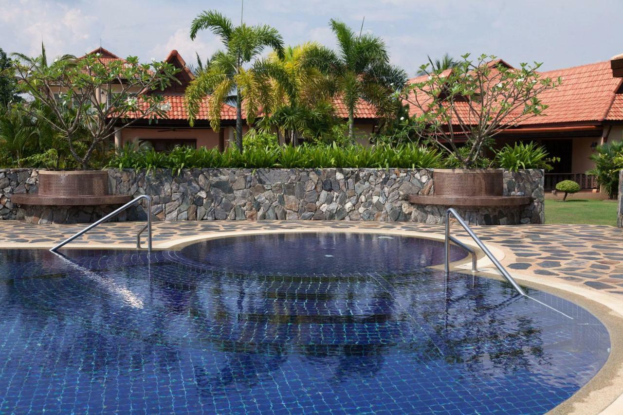 Family-friendly House, A Few Steps From The Pool And Close To The Ocean.