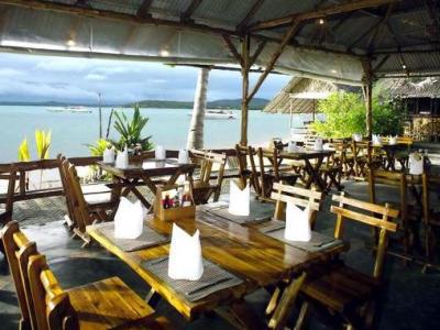 The Island & Hotel 2*