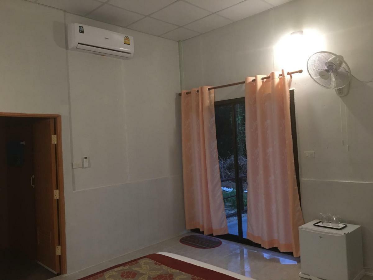 Khao Sok Evergreen House *