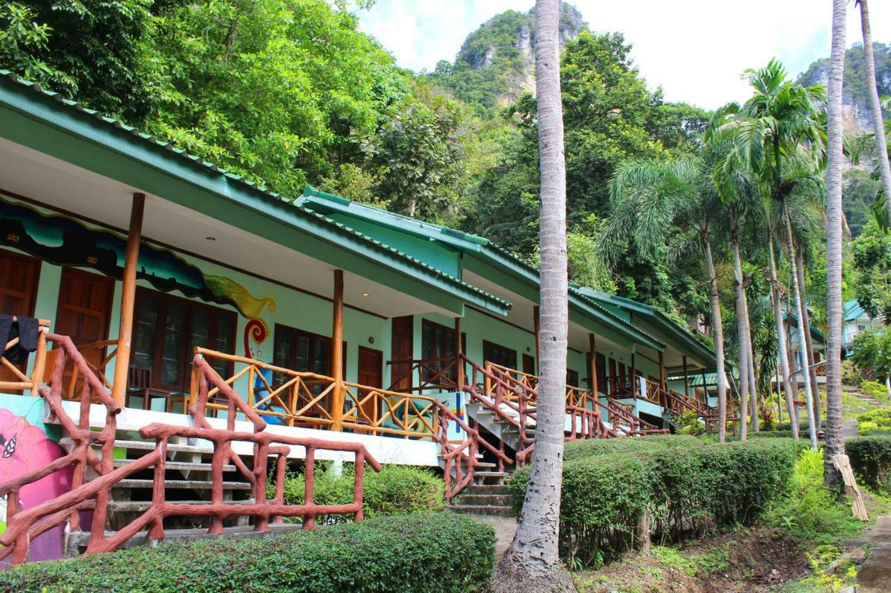 Chill Out Bar And Albergue *