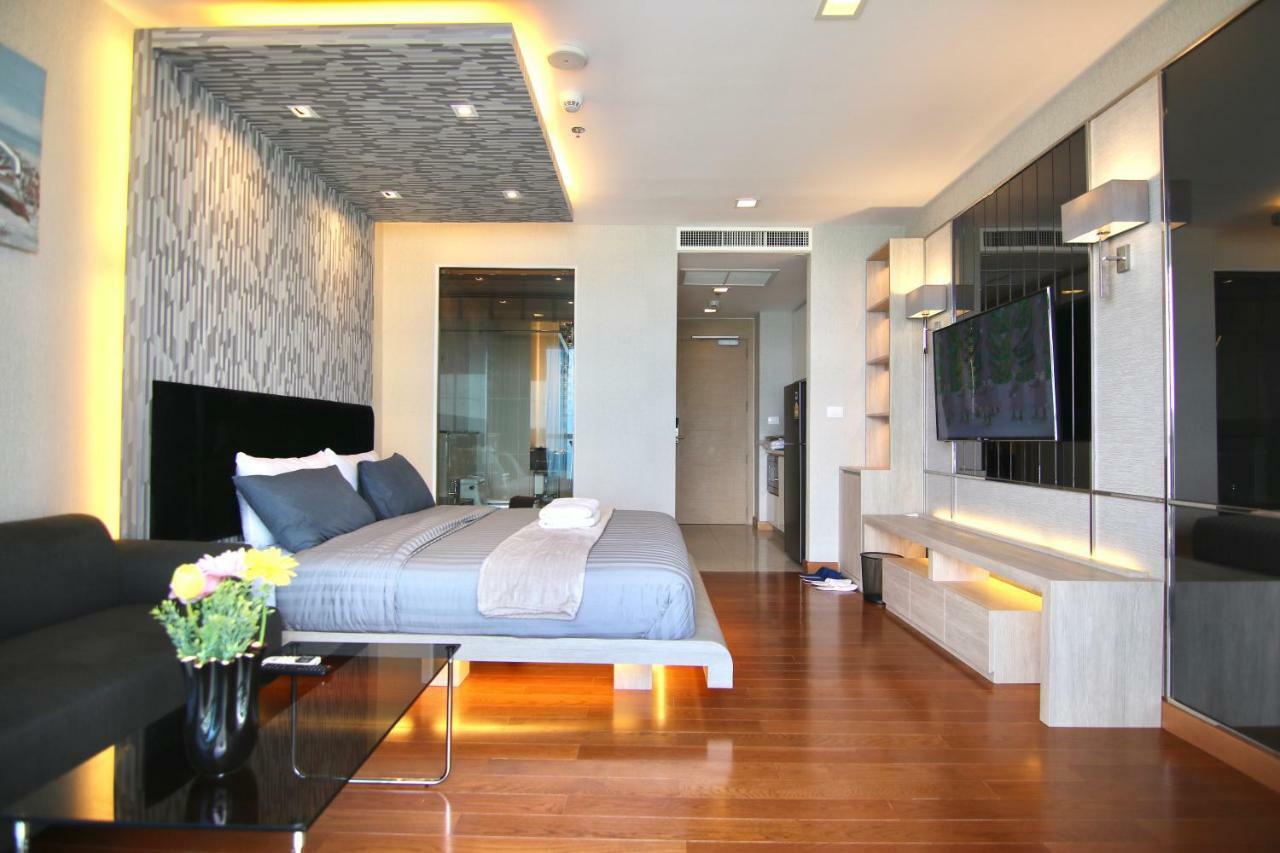 Luxurious Beachfront Apartamento Pattaya
