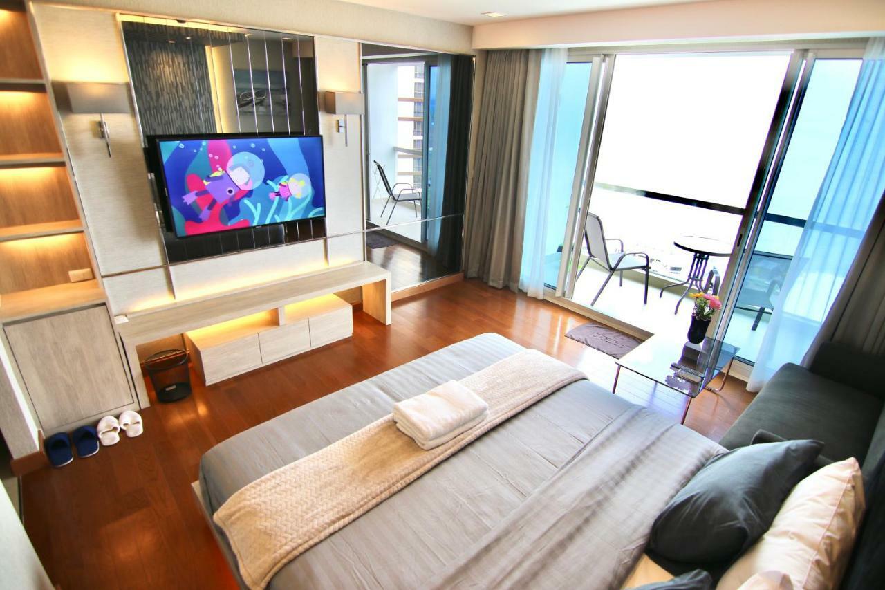 Luxurious Beachfront Apartamento *