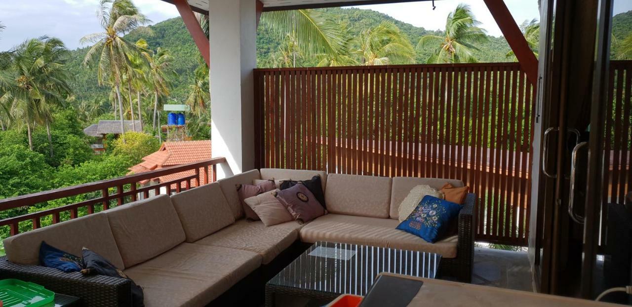 Moore Villa *
