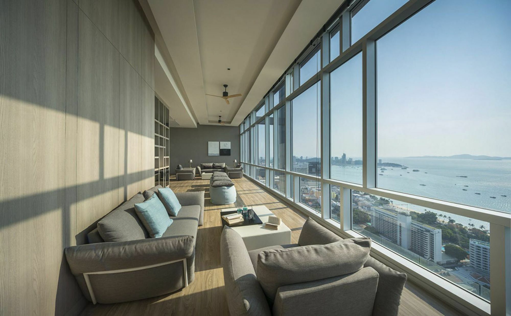 Hotel 1br Centric Sea 812 With Infinity Pool 3*