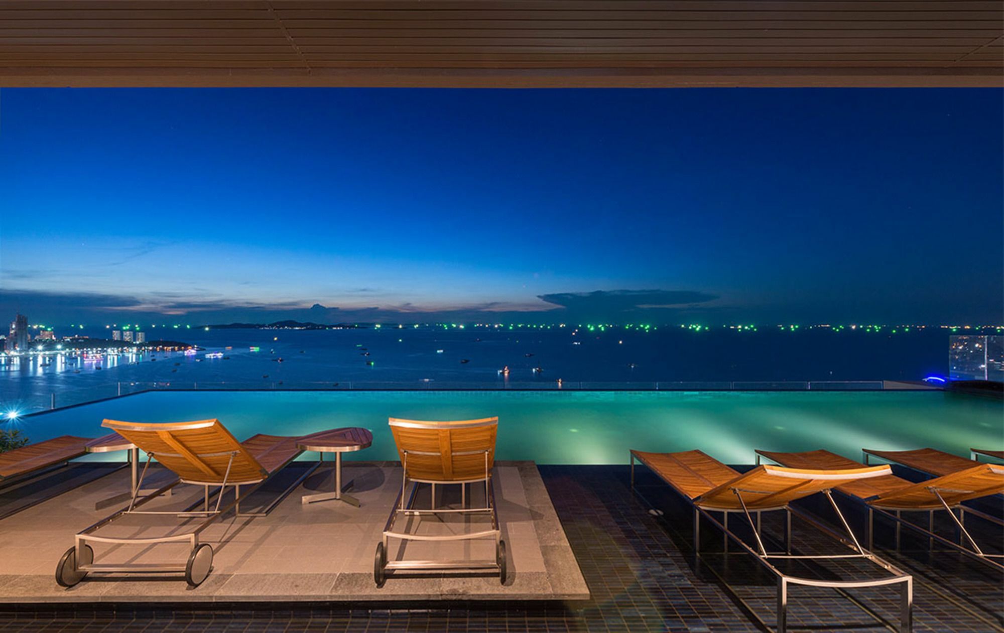 1br Centric Sea 812 With Infinity Pool