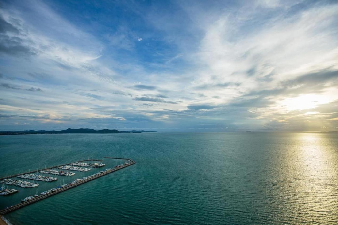 Moevenpick Residence/1br/beach Access/luxury Apartment Na Chom Thian