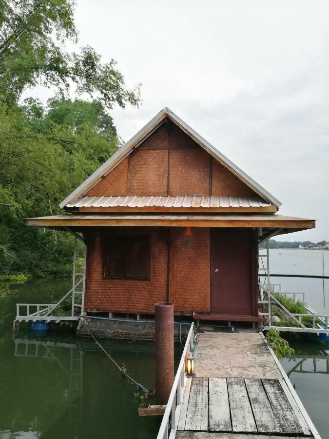 River Marina Resort Uthai Thani