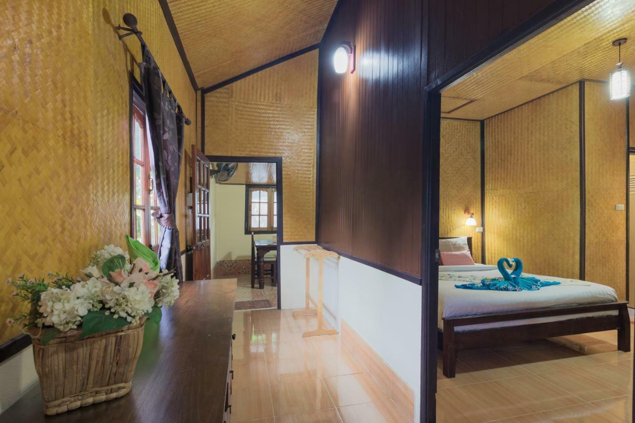 La Luna Italian Restaurant & Guest house Koh Lipe