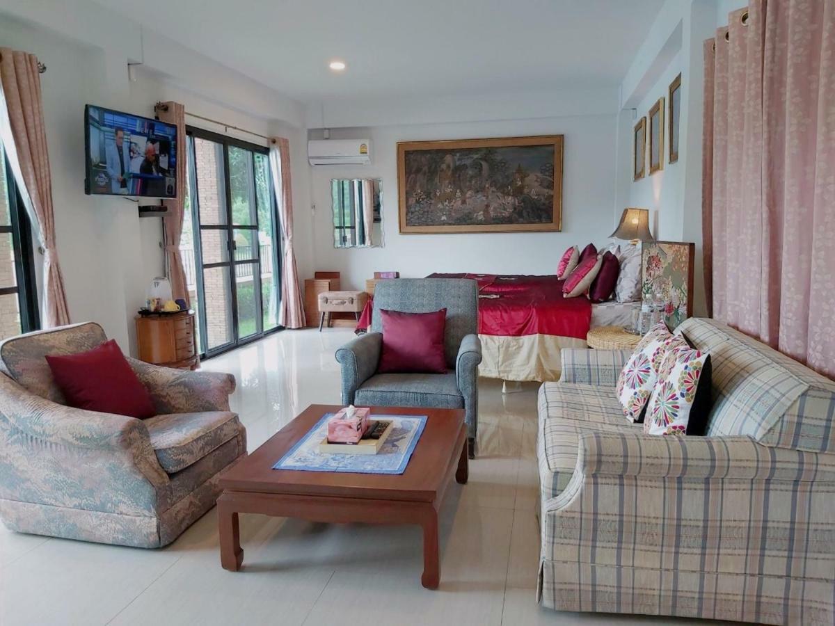 Bed & Breakfast Gumbie House 3*
