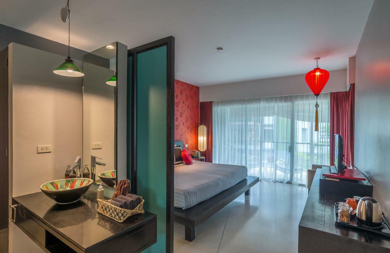 Red Ginger Chic - Sha Extra