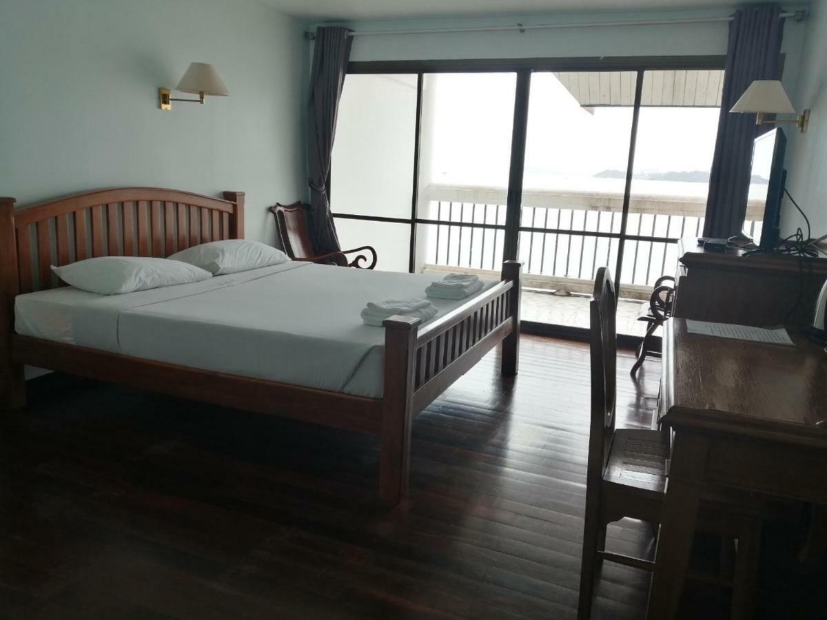 Jansom Hotel 3*