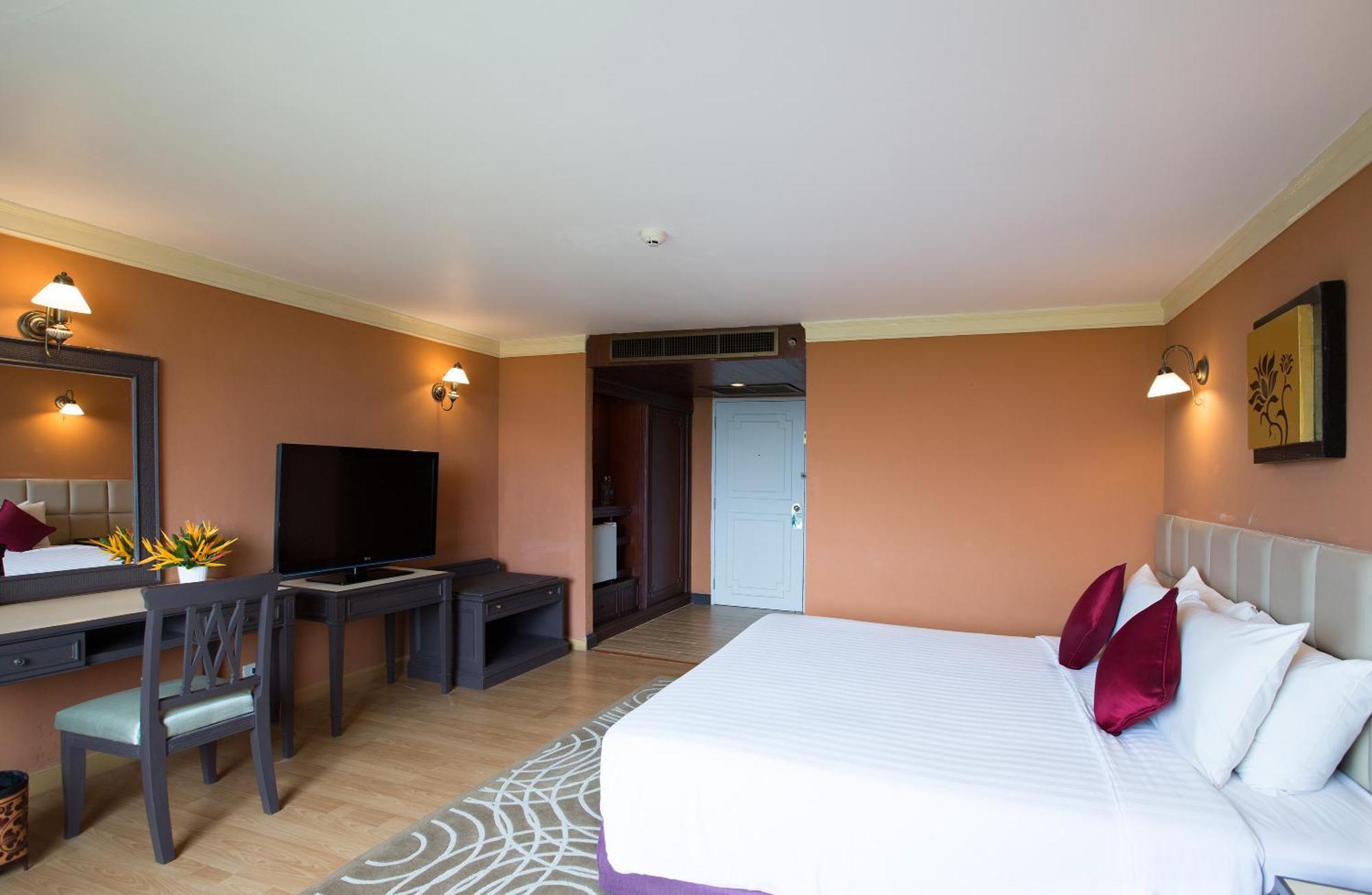 Hotel The Imperial & Convention Centre 4*