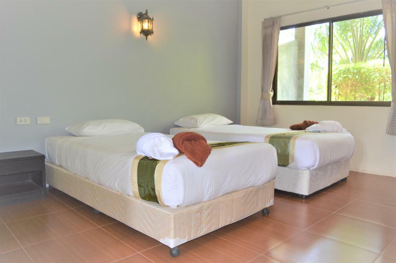 Resort B Square @
