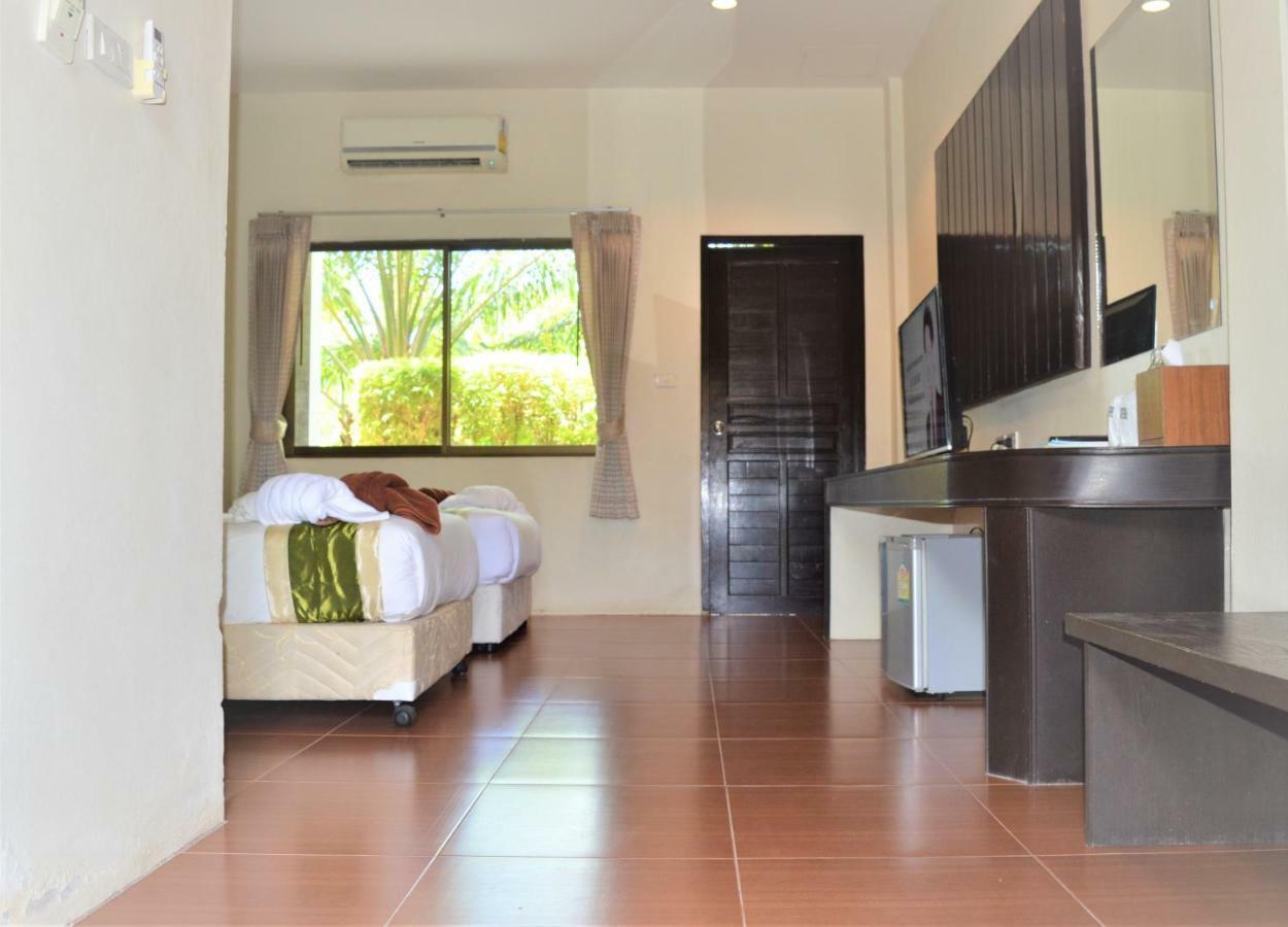Resort B Square @