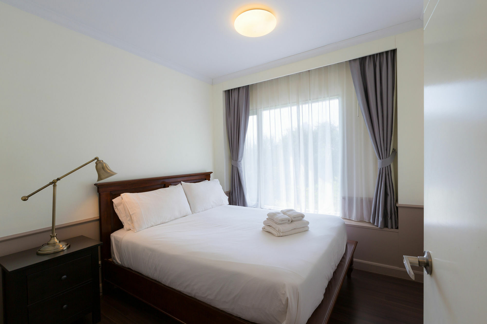 Apartment Baan Sanploen Beachfront *
