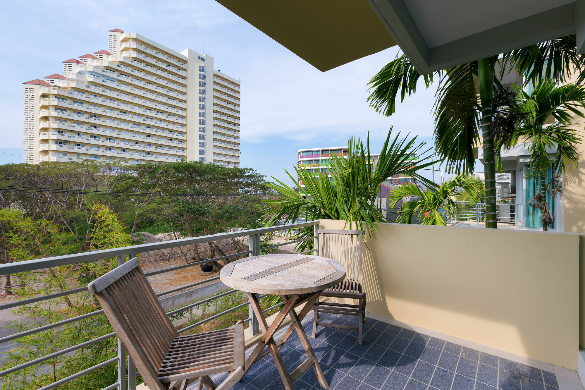 Baan Sanploen Beachfront *