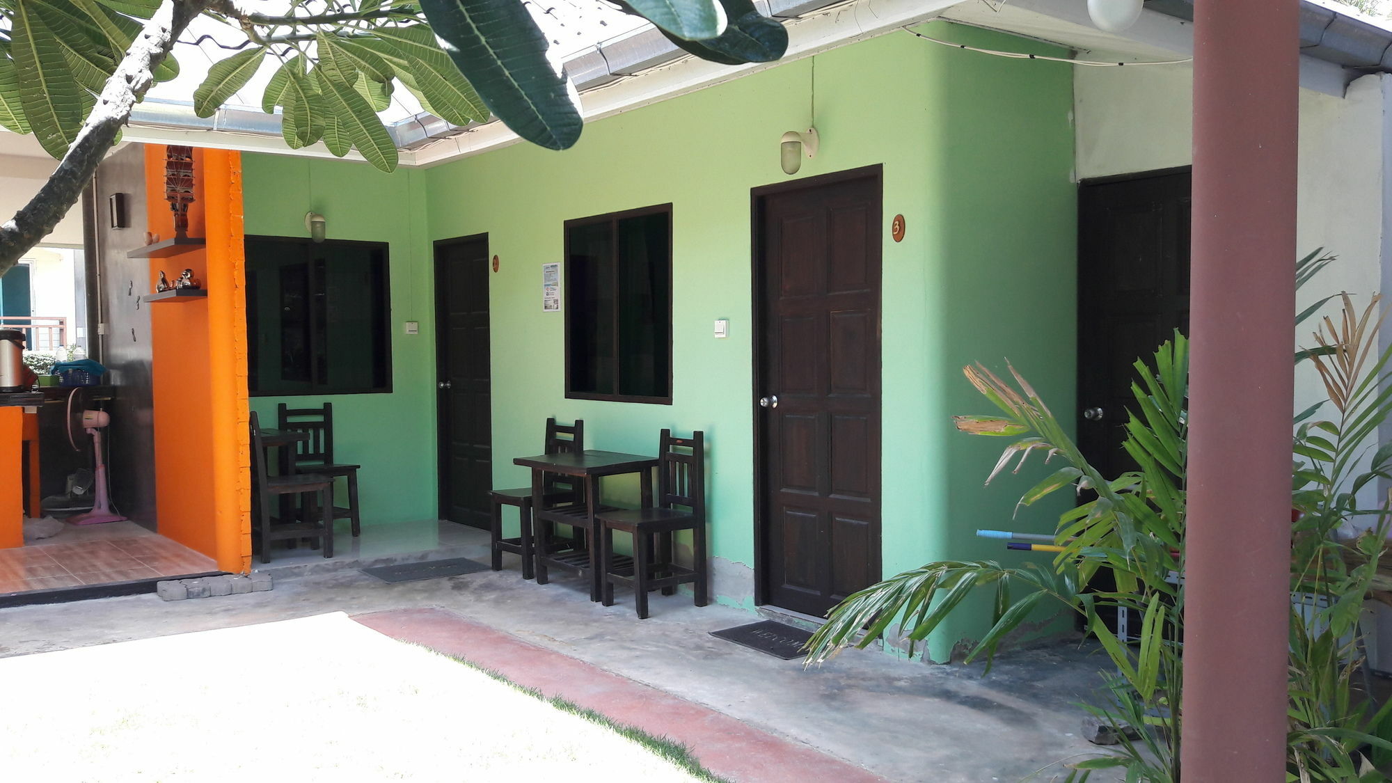 Baan Kiengtalay Samroiyod 2* Baanphakrimlay