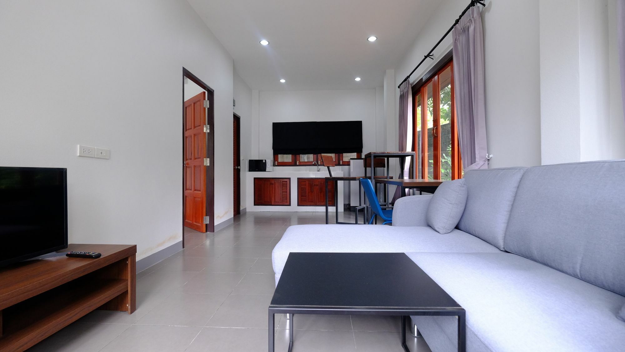 V Garden Hotel 3*