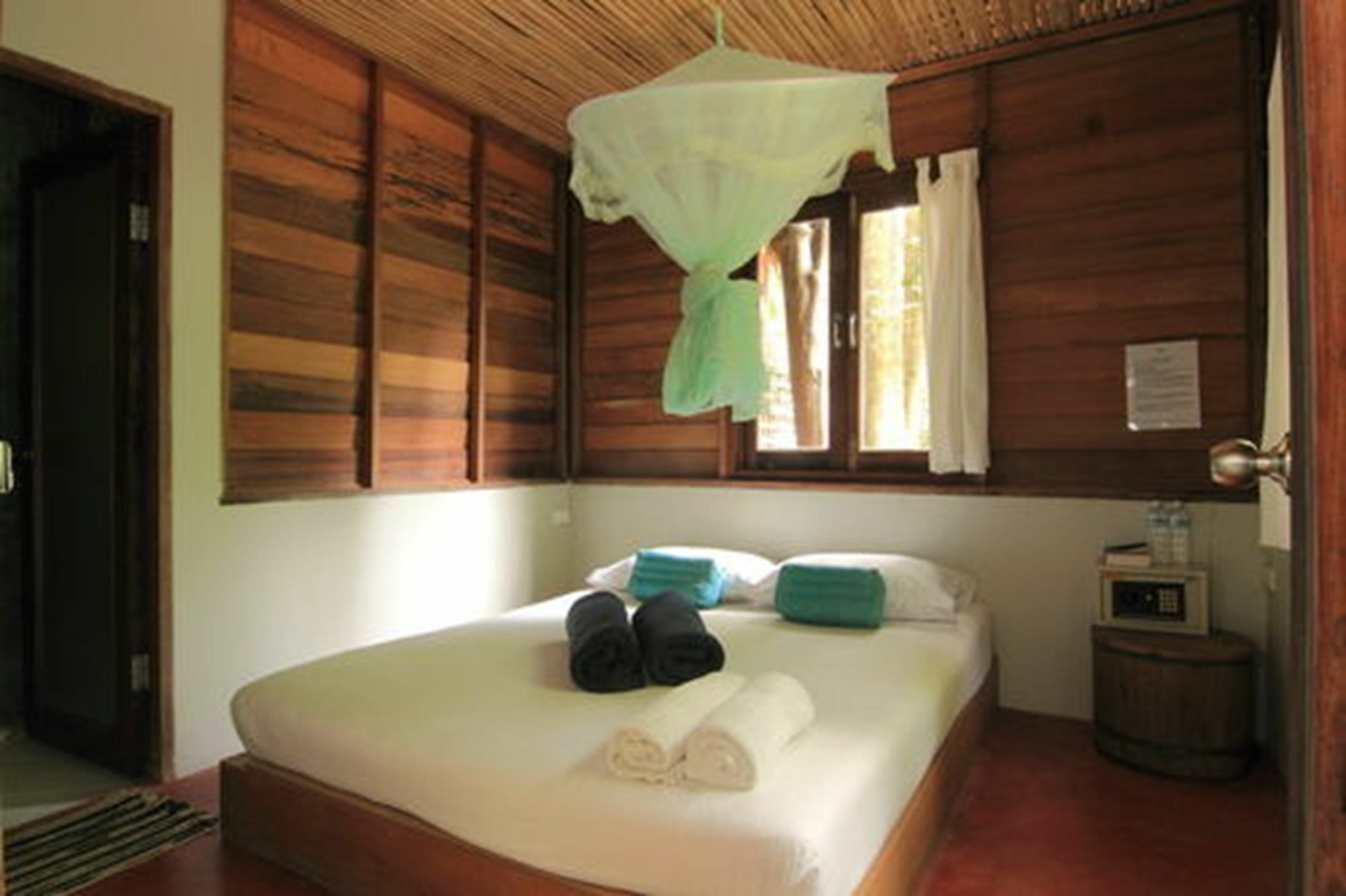 Resort Free House