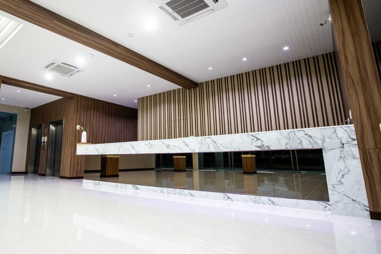 O2 Hotel Lop Buri