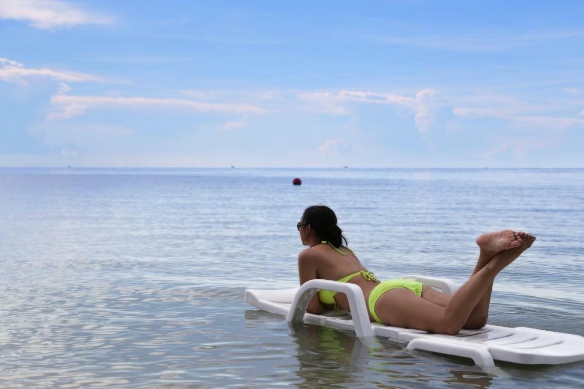 The White Pearl Beach Club 3* Ban Bang Po