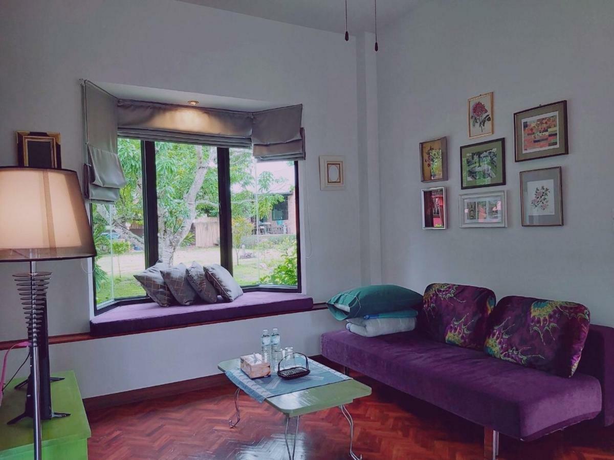 Gumbie House Bed & Breakfast 3*